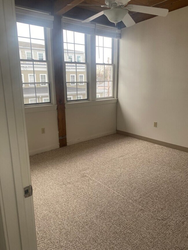 Bostonian Shoe Lofts Apartments in Whitman, MA