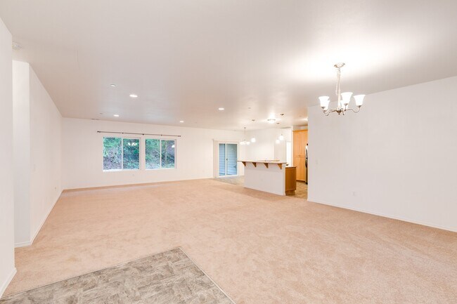 Foto del edificio - Beautiful 3 Bedroom rambler on a large and peaceful lot!