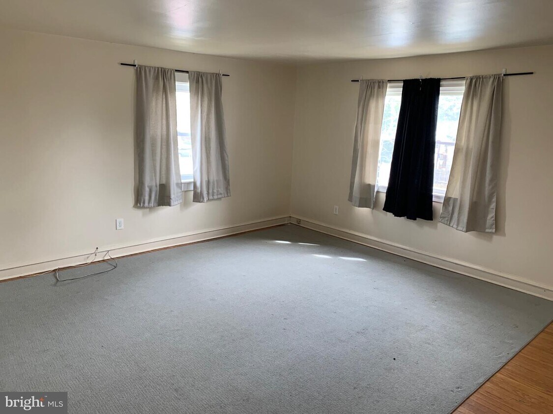 8016 Loretto Ave, Philadelphia, PA 19152 House for Rent in