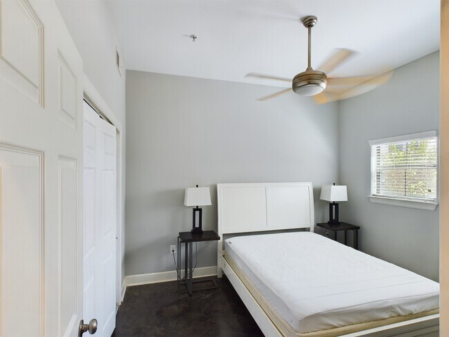 Foto del edificio - 1602 Elgin St