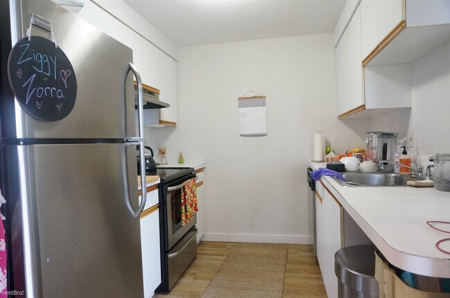 Building Photo - 1 br, 1 bath  - 25 Webster Ave # 405YB