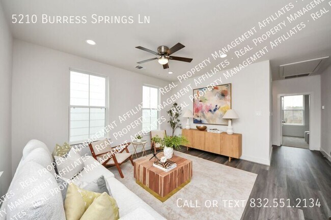 Foto del edificio - 5210 Burress Springs Ln