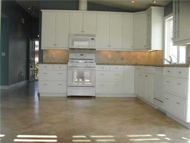 Building Photo - 131 Nixon Cir