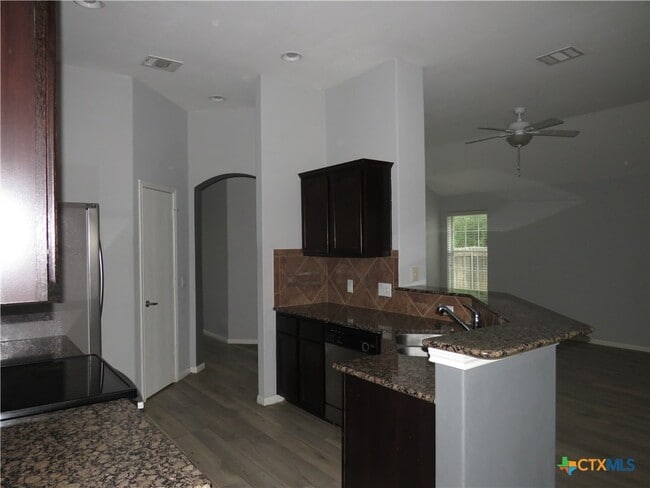 Foto del edificio - 18913 Leigh Ln