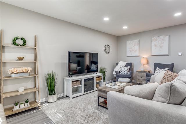 Foto del edificio - 6011 Danbury Ln
