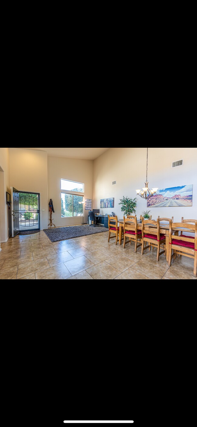 Foto del edificio - 8403 N Amber Burst Dr