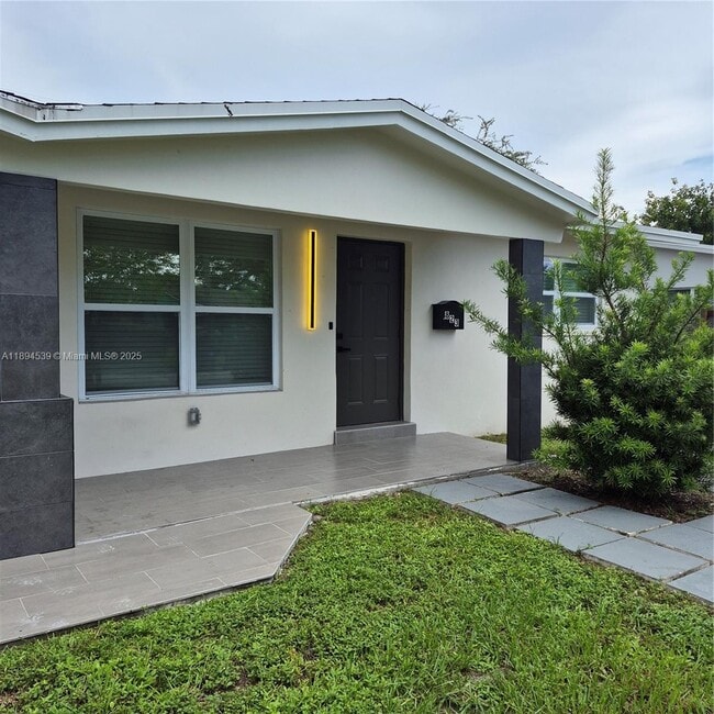 Foto del edificio - 823 NW 30th Ct