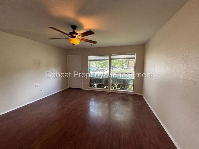 Building Photo - 1650 Walker Dr
