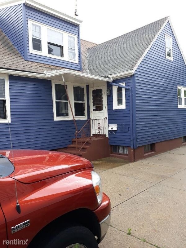 Building Photo - 5 br, 2 bath House - 305 Logee Street