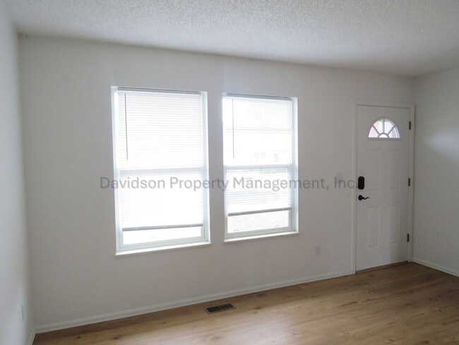 Building Photo - 5160 Marabou Way