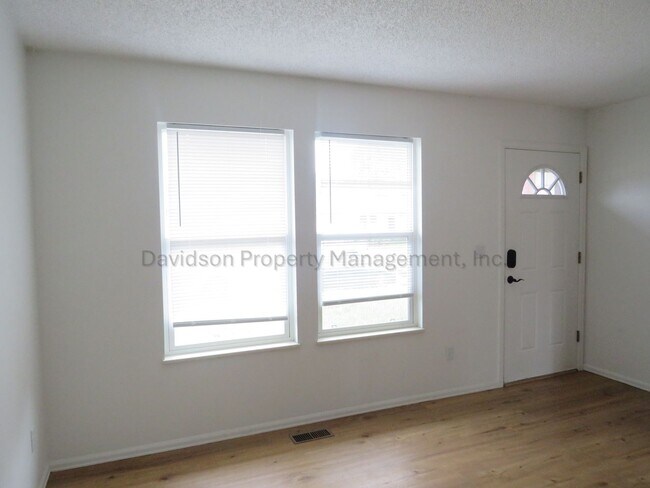 Foto del edificio - 5160 Marabou Way
