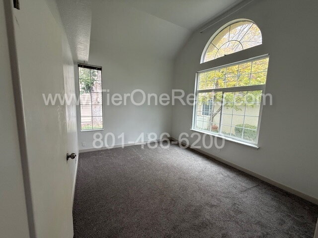 Building Photo - NO DEPOSIT option available for qualified ...