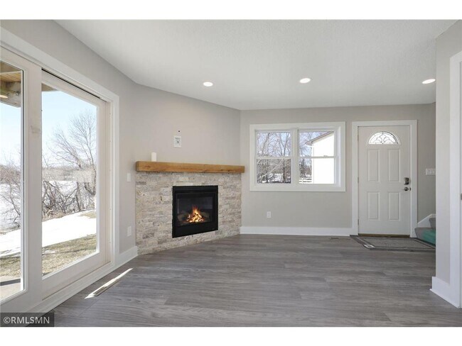 Building Photo - 16727 Terrey Pine Dr