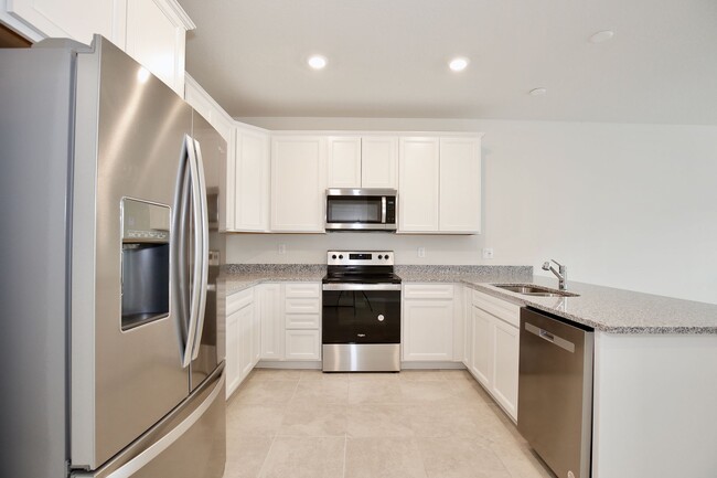 Building Photo - **Newly Built** Stunning 4/3 Modern Townho...