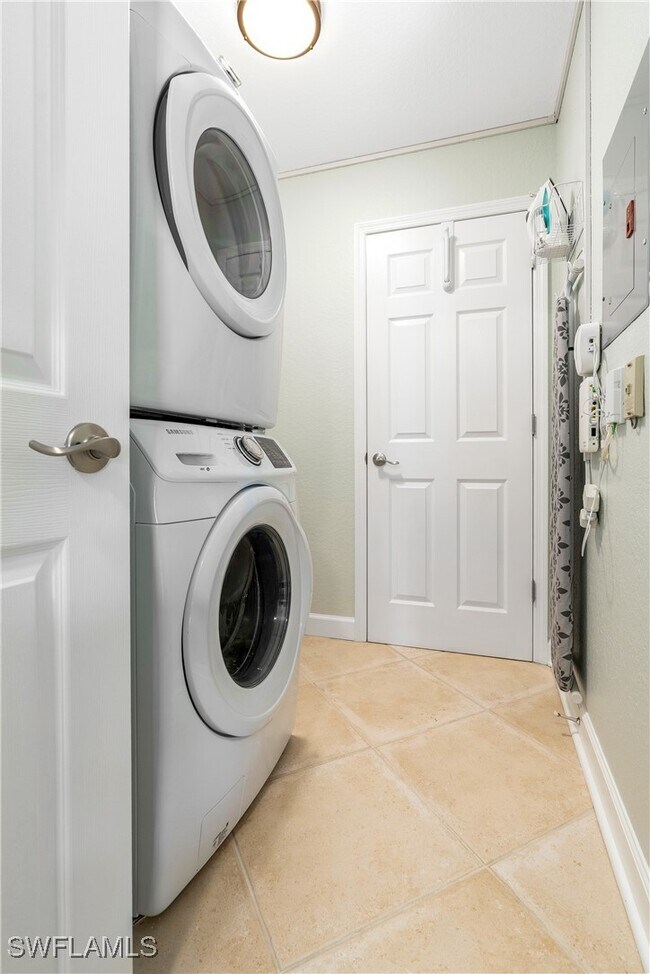 Foto del edificio - 829 Tanbark Dr