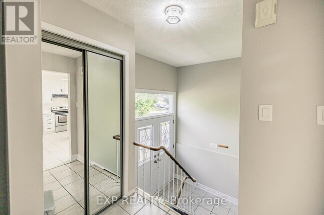 Building Photo - 131 Manitou Crescent