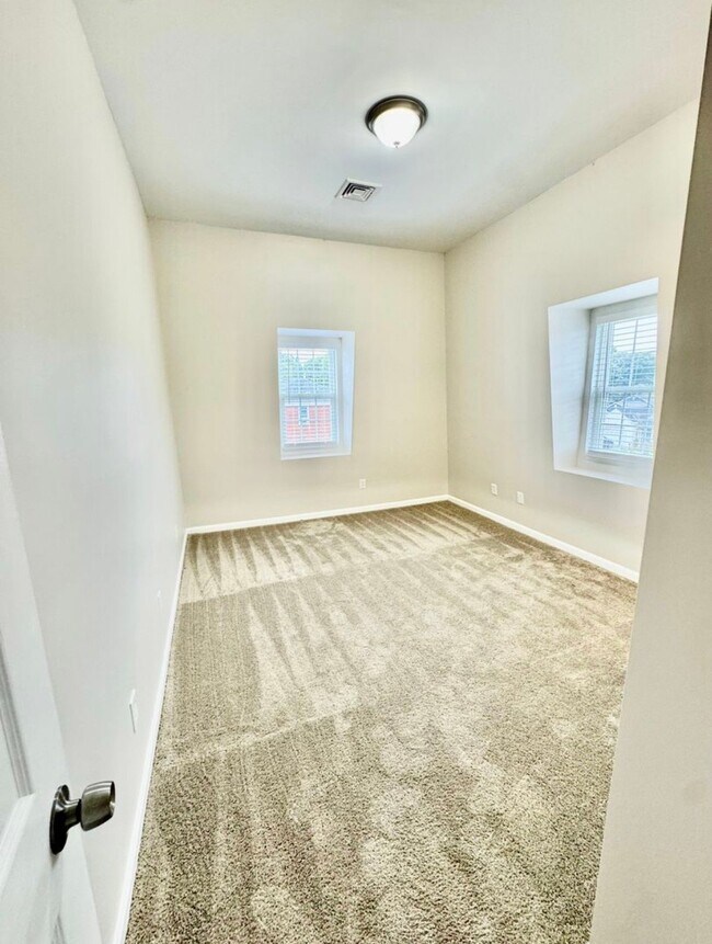 Foto del edificio - 1042 Prospect St