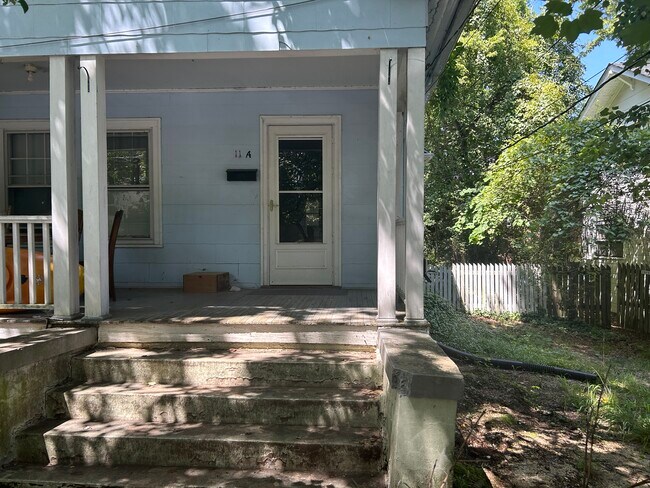 Building Photo - 11 Springdale Ct