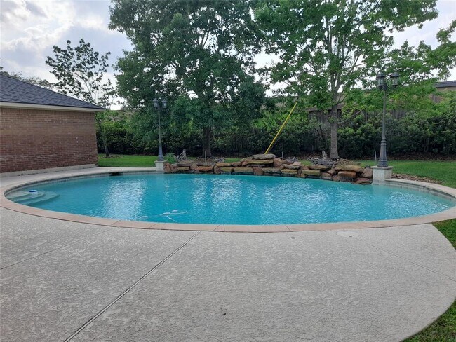 Foto del edificio - 1722 Parklake Village Dr