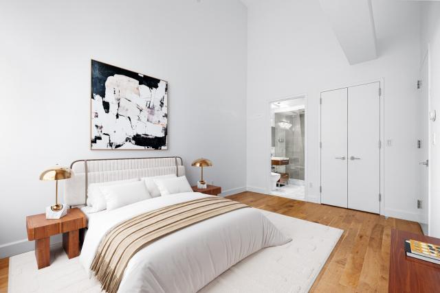 Building Photo - 1 bedroom in LONG ISLAND CITY NY 11101