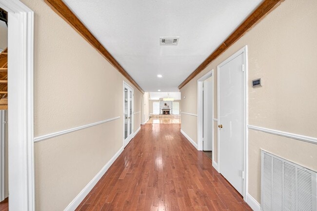 Building Photo - 13014 Skymeadow Dr