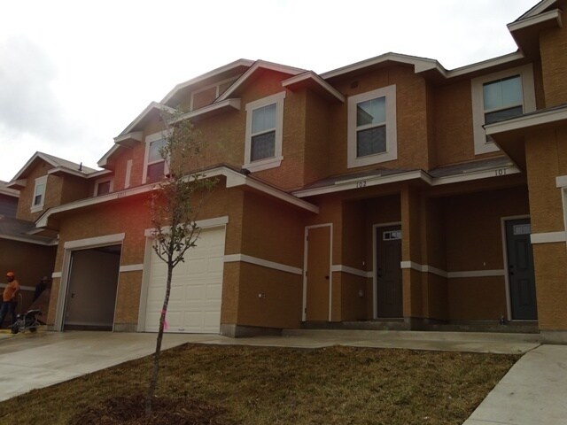 Building Photo - 6011 Jax Wy