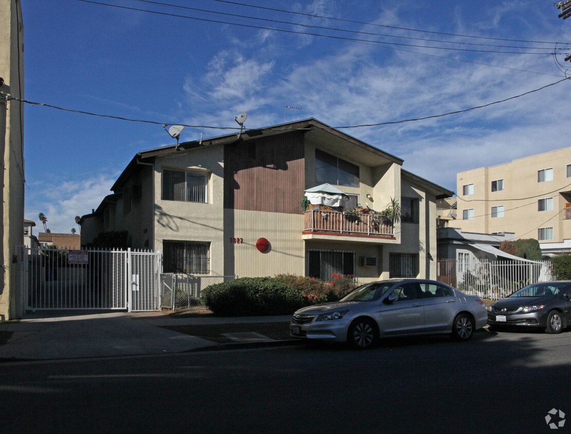 Primary Photo - 1627 N Mariposa Ave