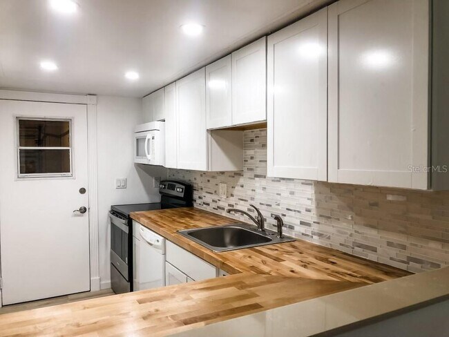 Building Photo - 2913 Lichen Ln