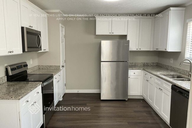 Building Photo - 3515 Rainbow Dr