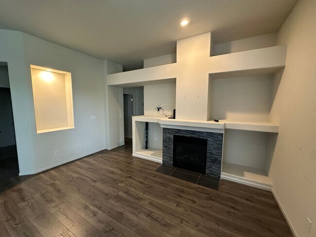 Building Photo - 3215 Poppy St - Southport 95691