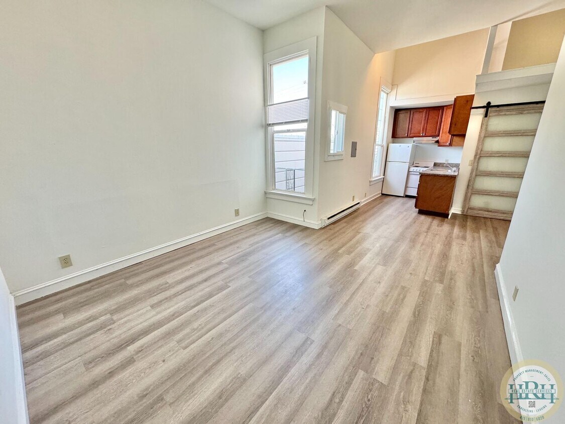 Foto principal - Top Floor Studio Unit in the Heart of the ...