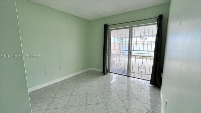 Foto del edificio - 20121 NW 32nd Ave