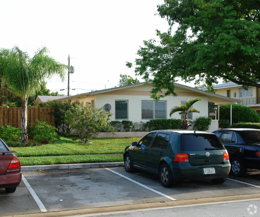 Foto del edificio - 2031 NE 170th St