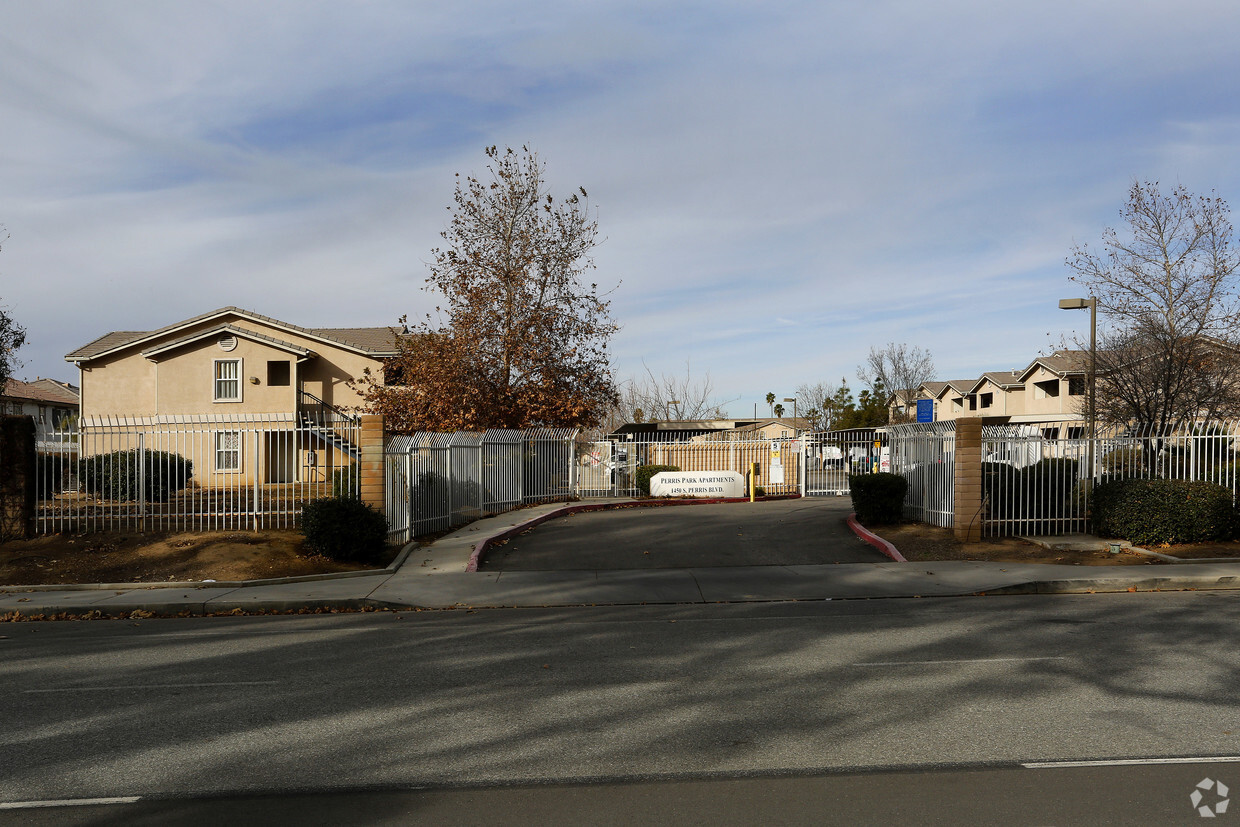 Primary Photo - Perris Park Apartments