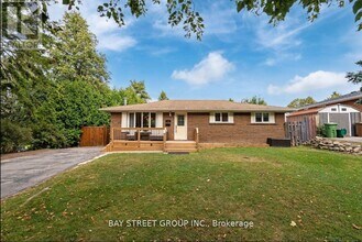 Building Photo - 119-119 Claymore Crescent