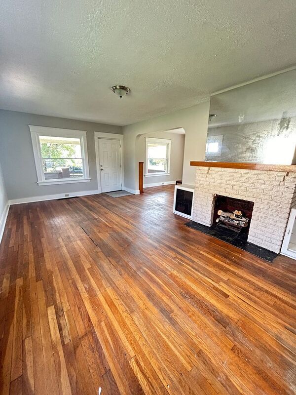 Foto del edificio - 7921 Laumar Ave