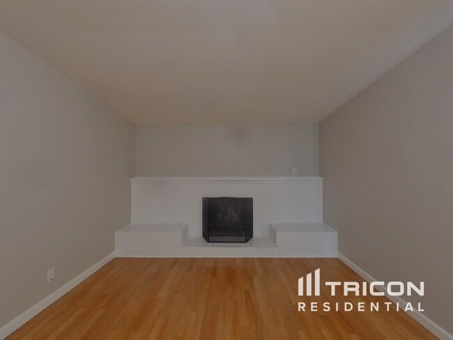 Building Photo - 425 San Pablo St