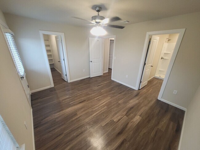 Building Photo - 3 bed 2 bath New Construction!