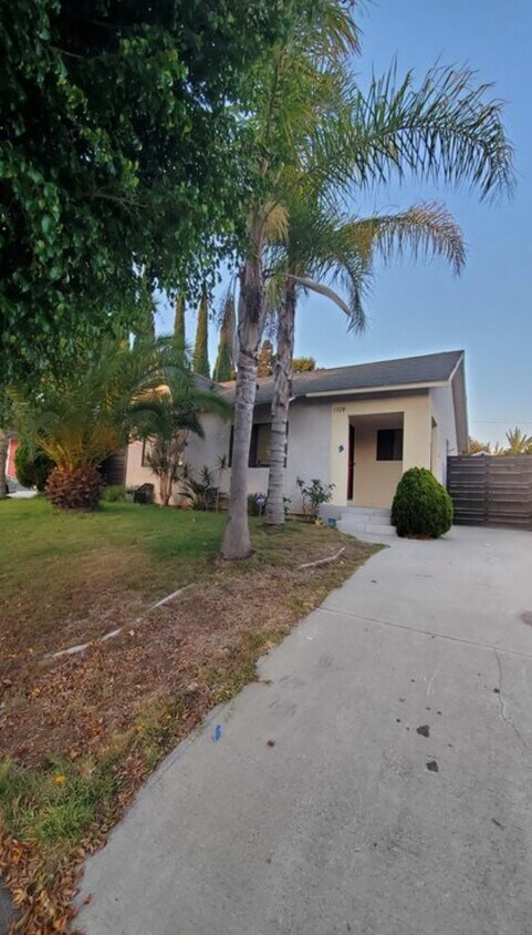 Foto principal - 1328 Welton Way
