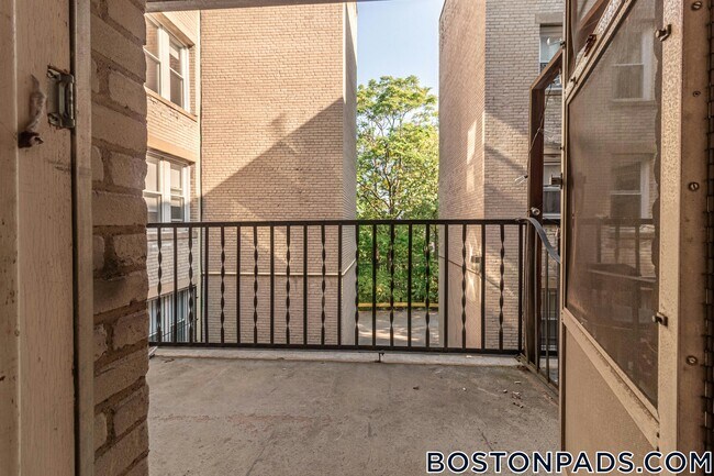 Foto del edificio - 1634 Commonwealth Ave