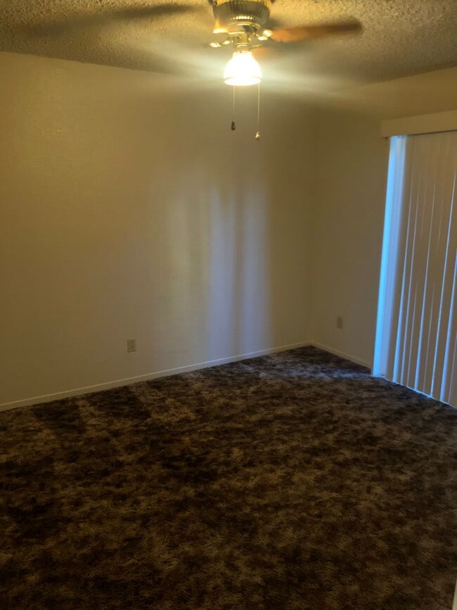 Foto del edificio - 2512 Standiford Ave