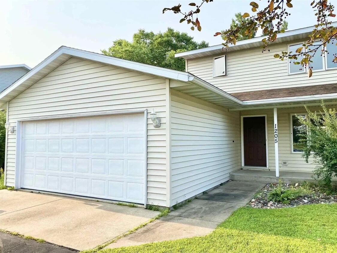 Primary Photo - 152305 Fiddlehead Ln