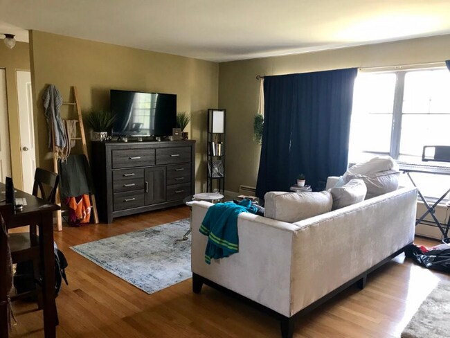 Foto del edificio - 2808 W 13 Mile Rd