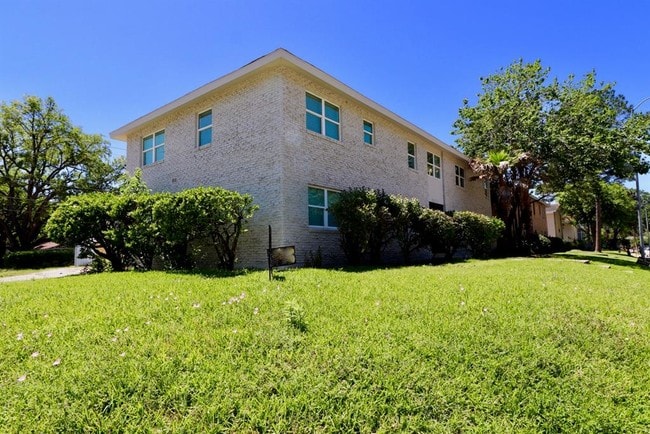 Building Photo - 3601 Murworth Dr