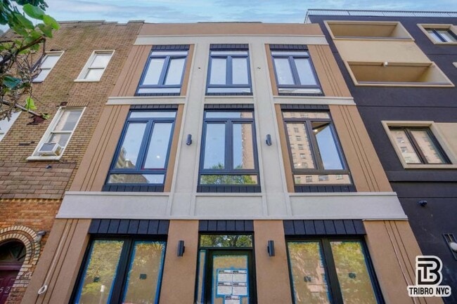 3 bedroom in RIDGEWOOD NY 11385 - 3 bedroom in RIDGEWOOD NY 11385 Apartment