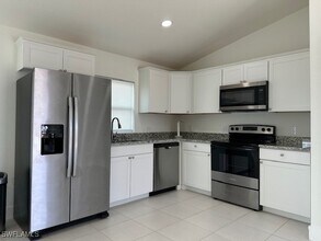 Building Photo - 3918 NW 40th Terrace