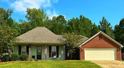 Building Photo - 205 Birch Tree Loop