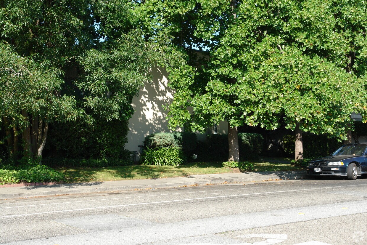 Foto del edificio - 1504 South Claremont