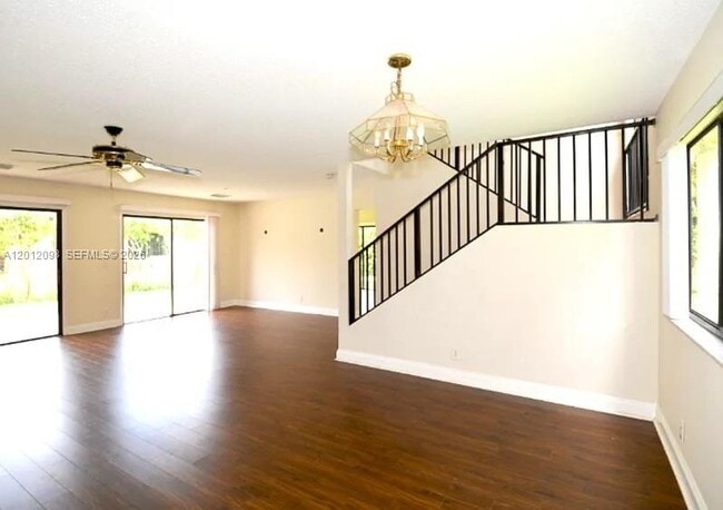 Foto del edificio - 587 NW 38th Ave