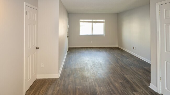 Foto del edificio - 1000 Beacon Pkwy E